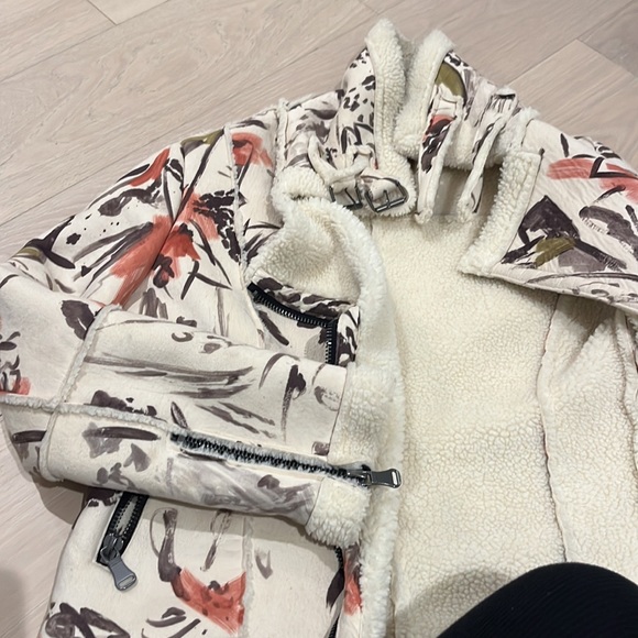 Zara Sherpa Jacket - Picture 2 of 6